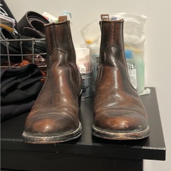 Round Toe Frye Sacha Chelsea Boot in Deep Brown Size 8 - Picture 4 of 6